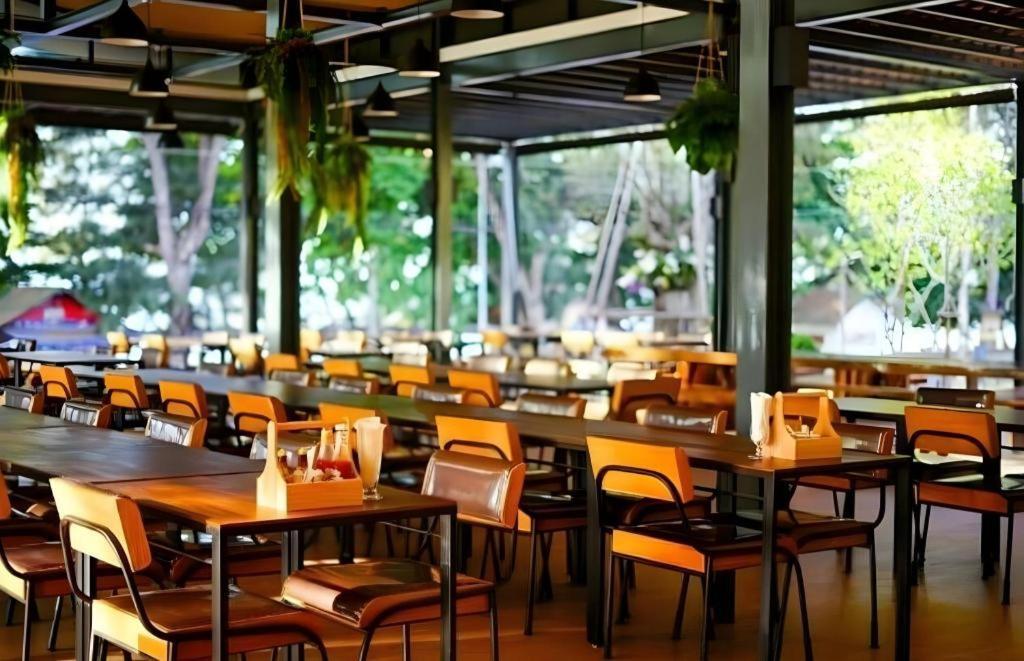 Chatnipa Beach Resort By Morseng Ban Hat Lek Exteriör bild