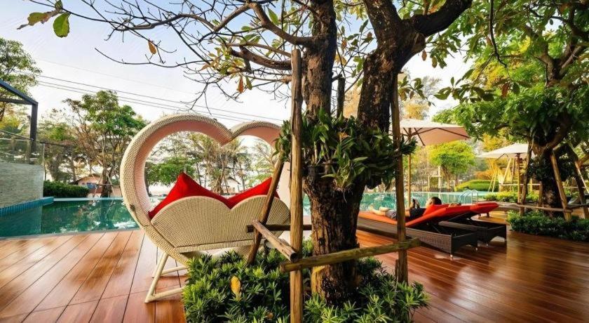 Chatnipa Beach Resort By Morseng Ban Hat Lek Exteriör bild